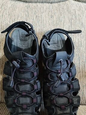 Khombu Black and Purple Closed-Toe Sport Sandals, Women's Size 9